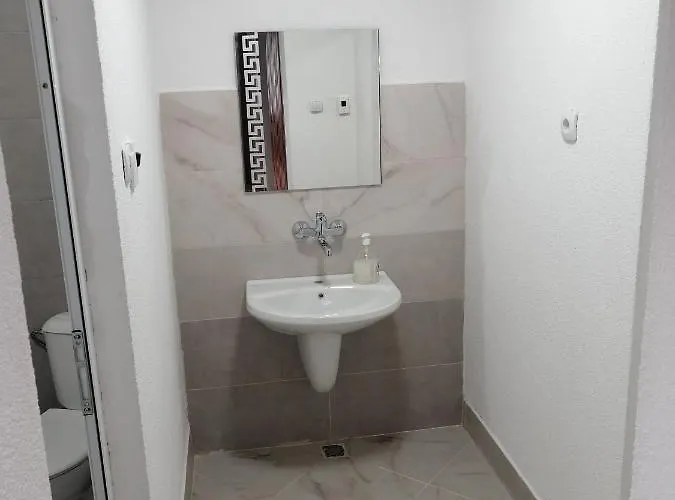 жани Apartment *