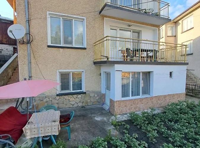 жани Apartment *